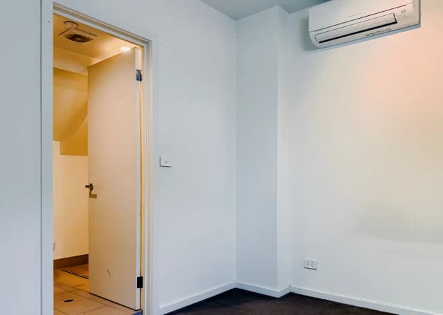 Master Room*205