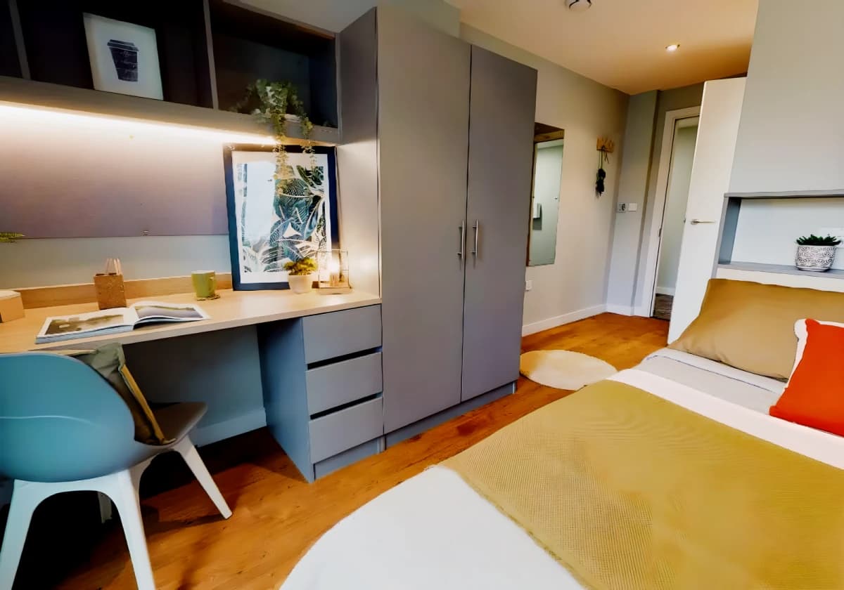 iQ Knight House image