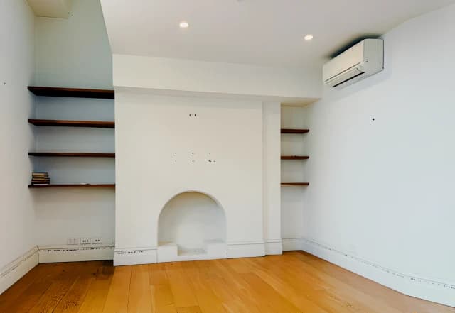 Master Room*205