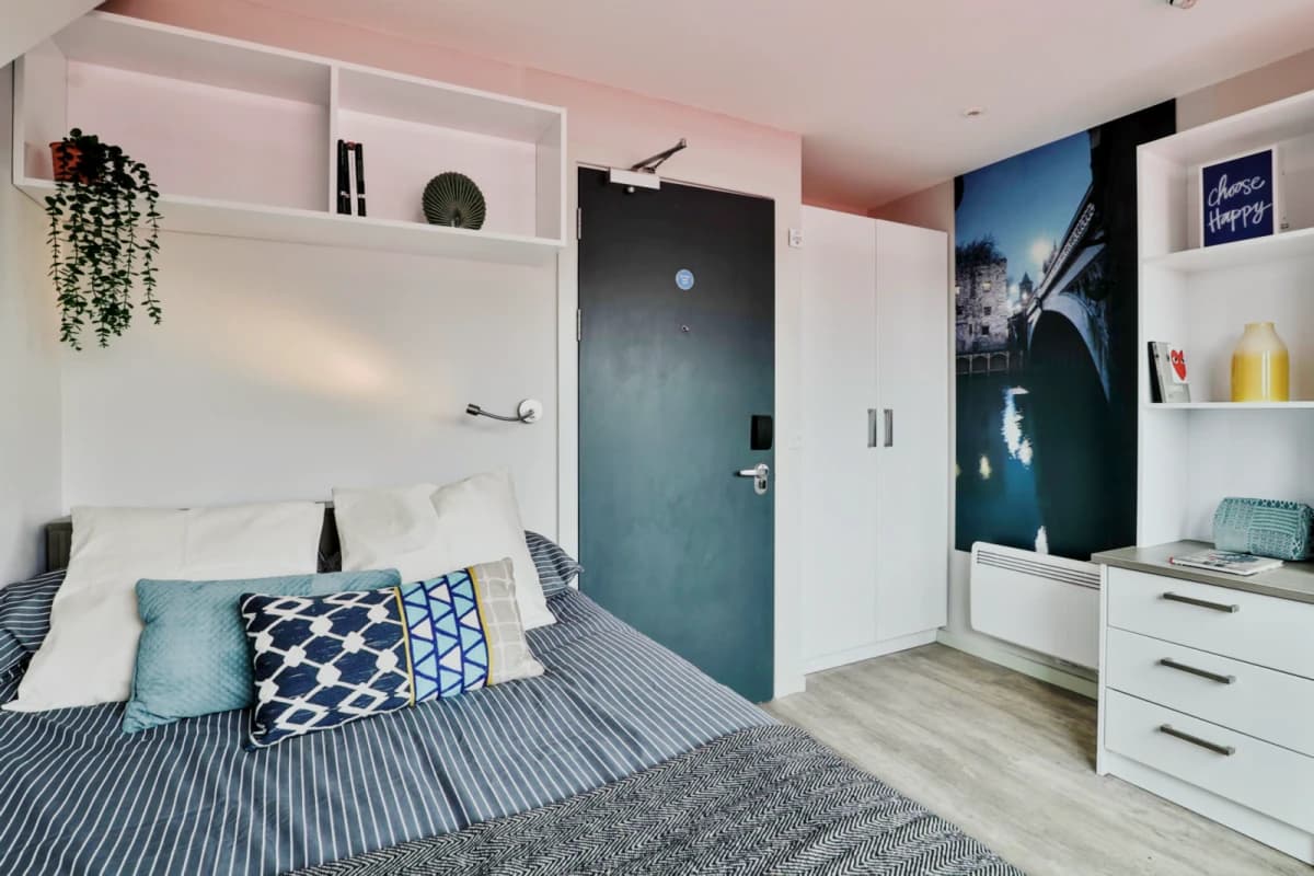 Classic Smaller Studio - Limited View