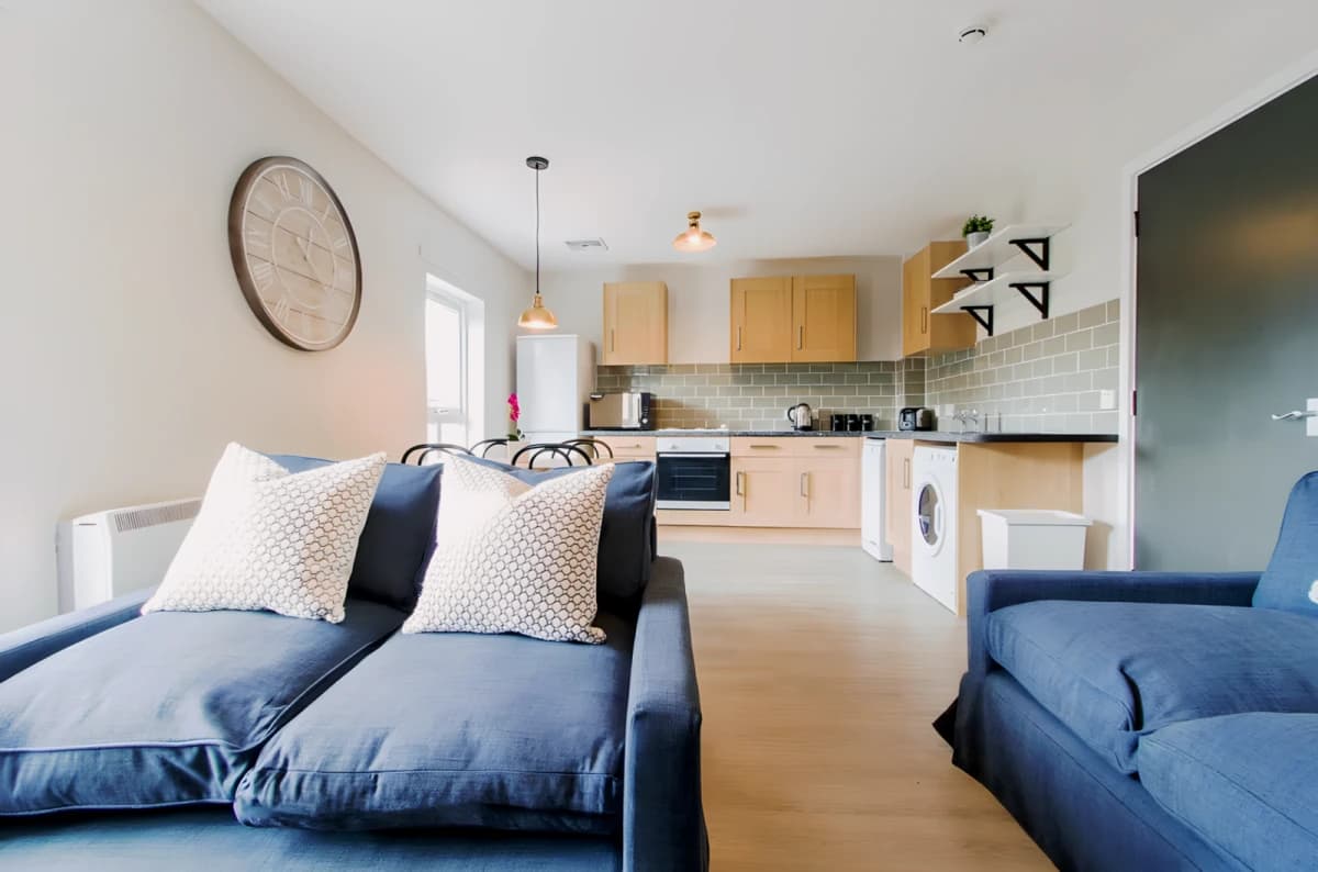 Flat 10, 6 Morrison Circus