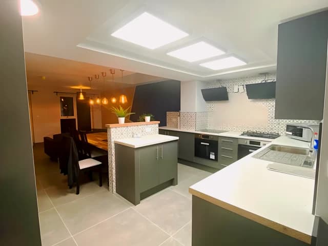 41 Charter Avenue image 3