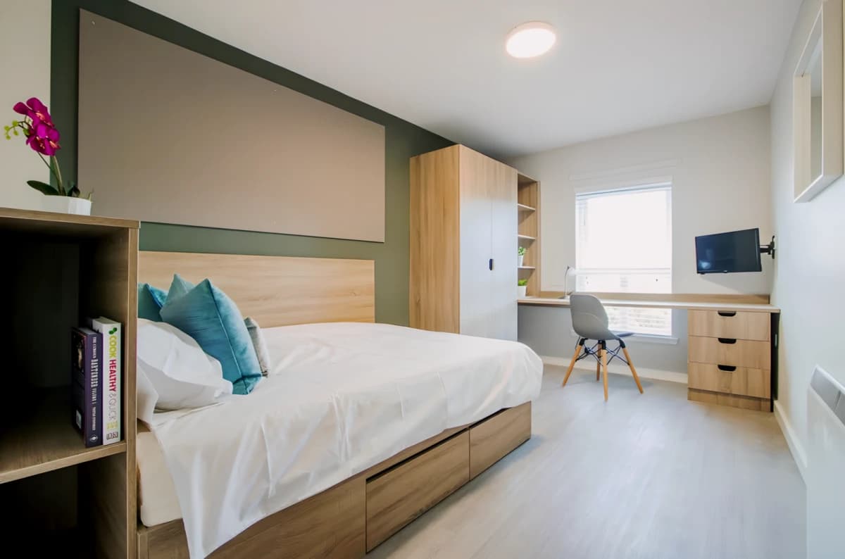 4 Bedrooms 2 bathrooms