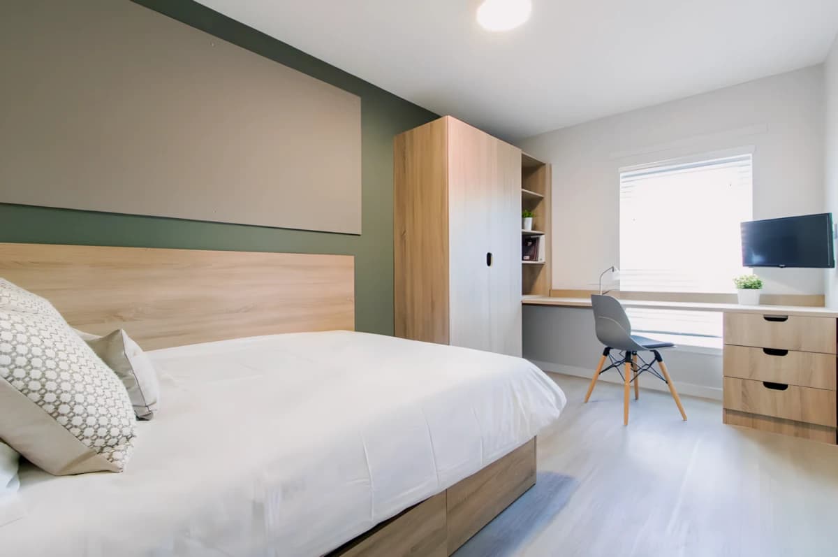 4 Bedrooms 2 bathrooms