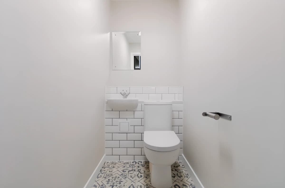 4 Bedrooms 2 bathrooms