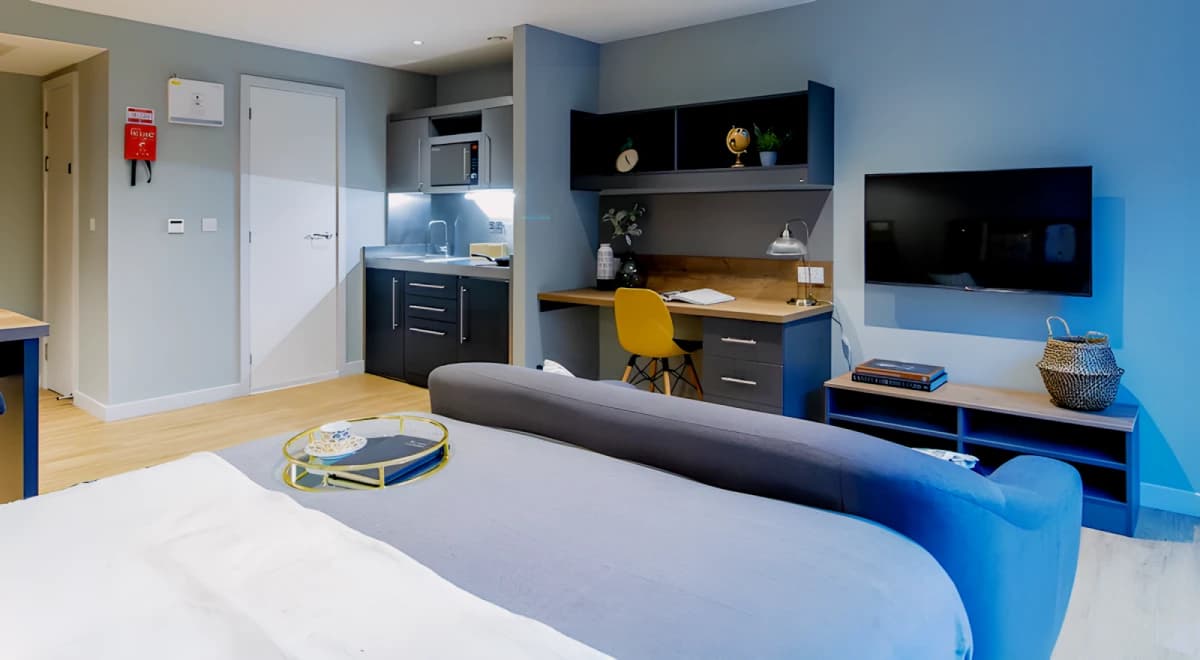Crown House image