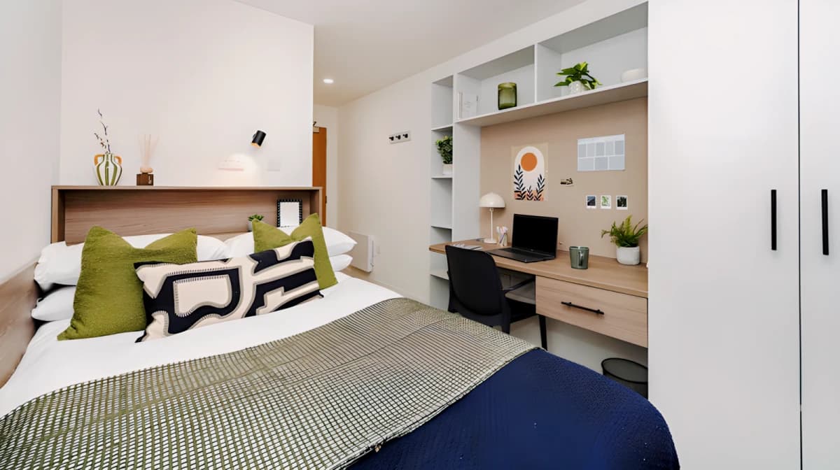 Classic En-suite Plus
