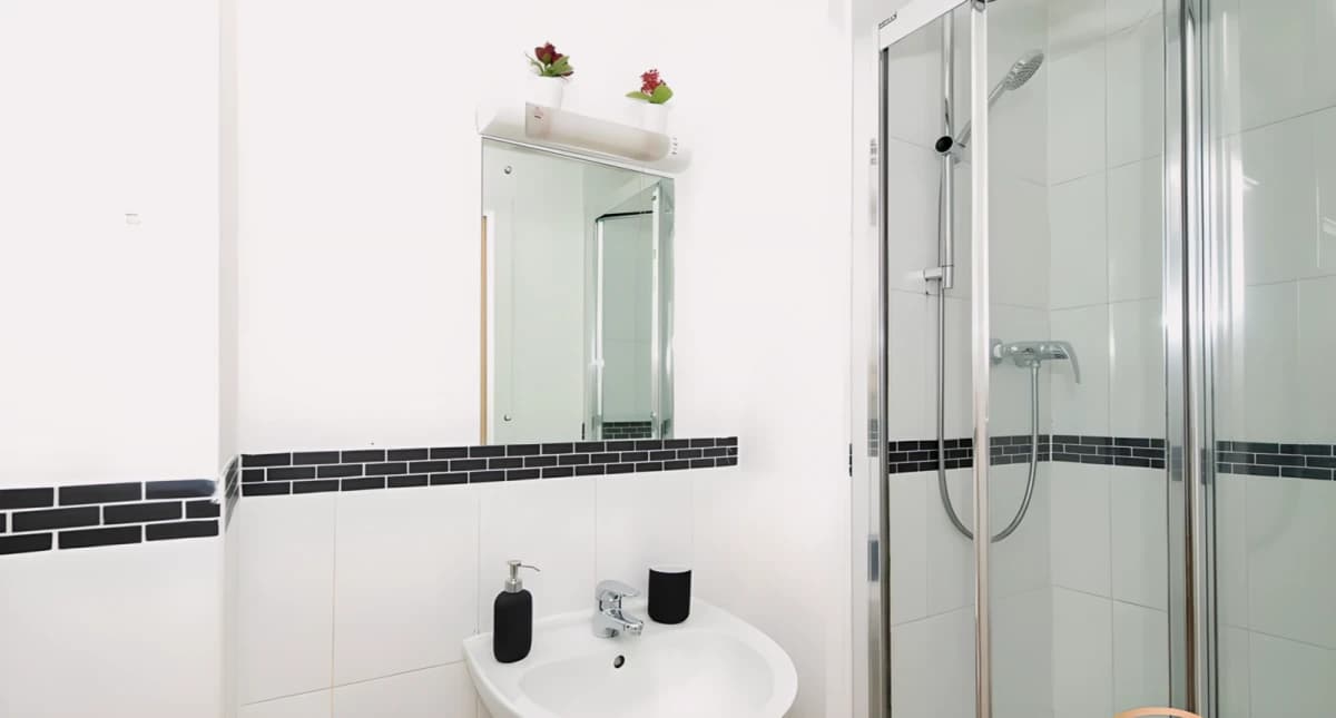 1 bedroom 1 bathroom