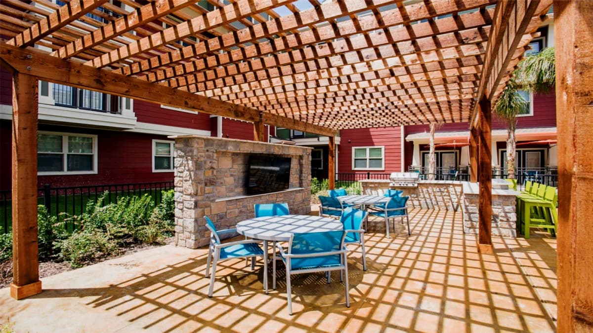 Outdoor Features