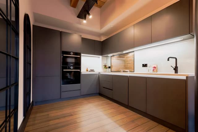 Basil House image