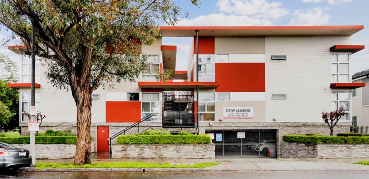1241 West 37th Place