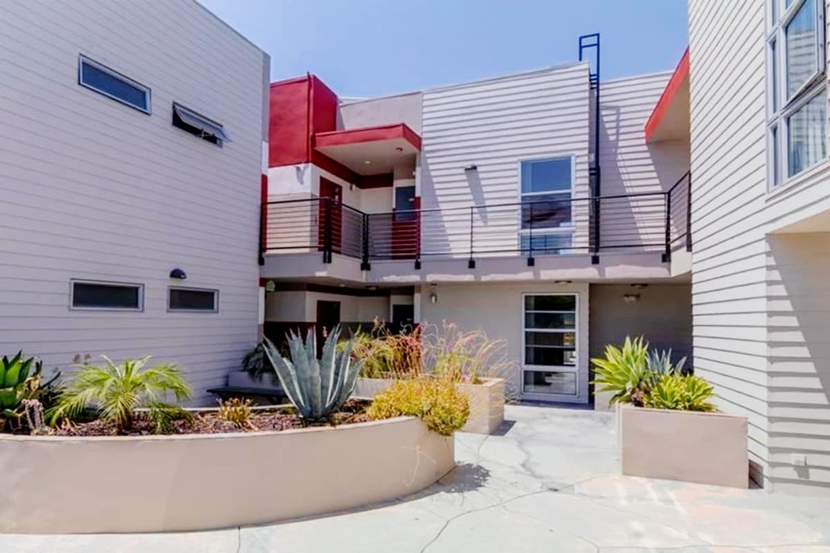 1241 West 37th Place image 3