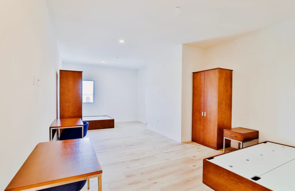 1073 Exposition Blvd image