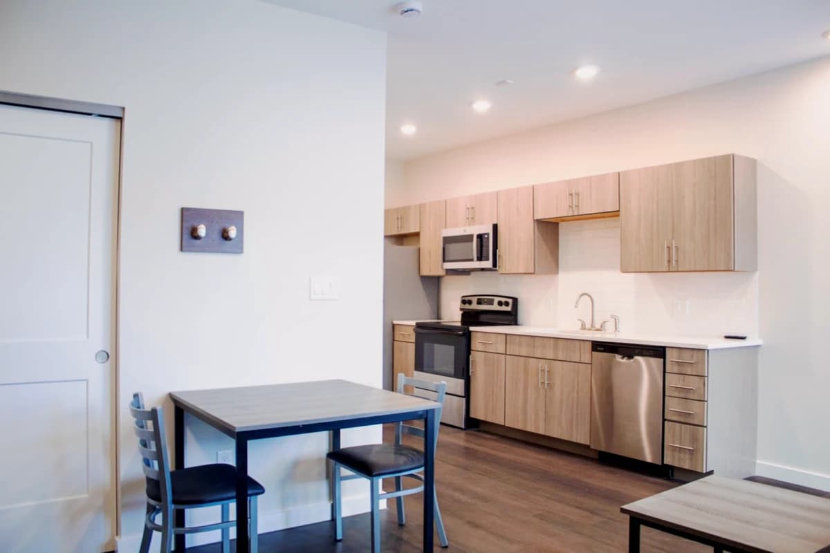 510 E. White Street, Champaign, IL 61820 image