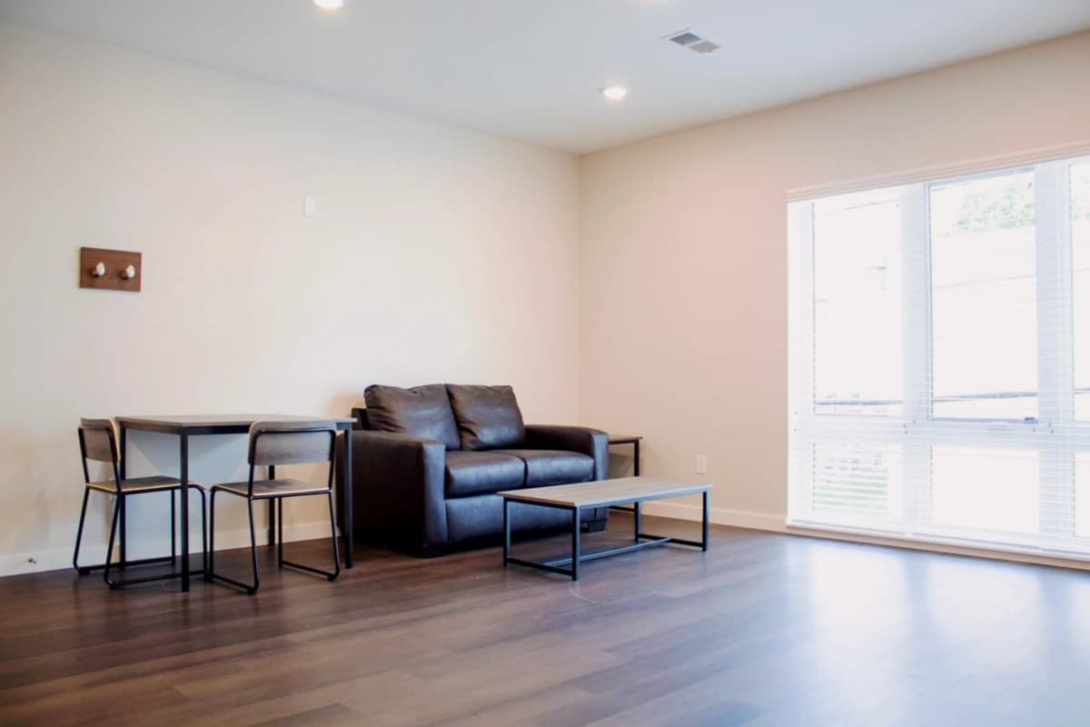 510 E. White Street, Champaign, IL 61820 image