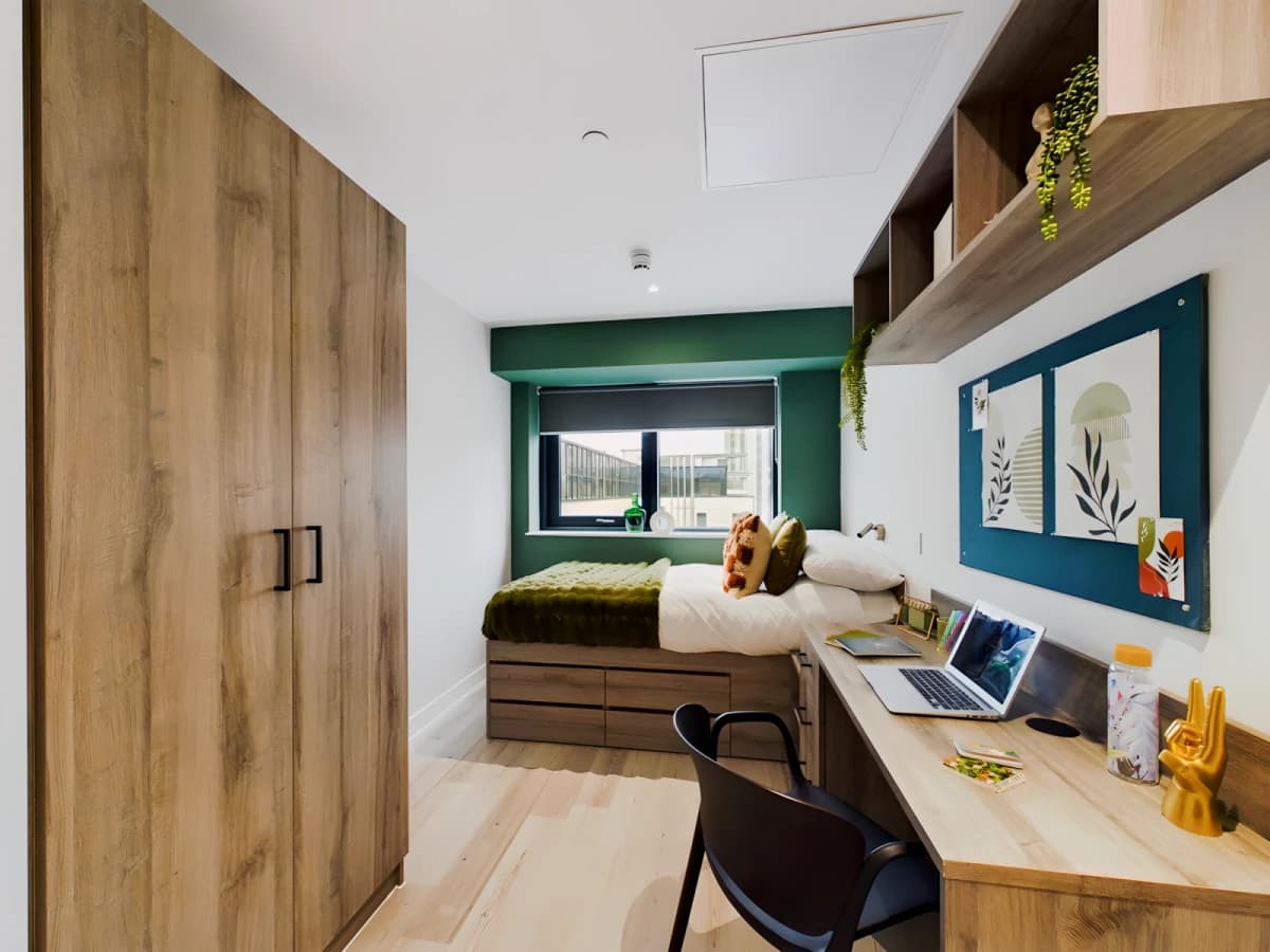 Crown Place image
