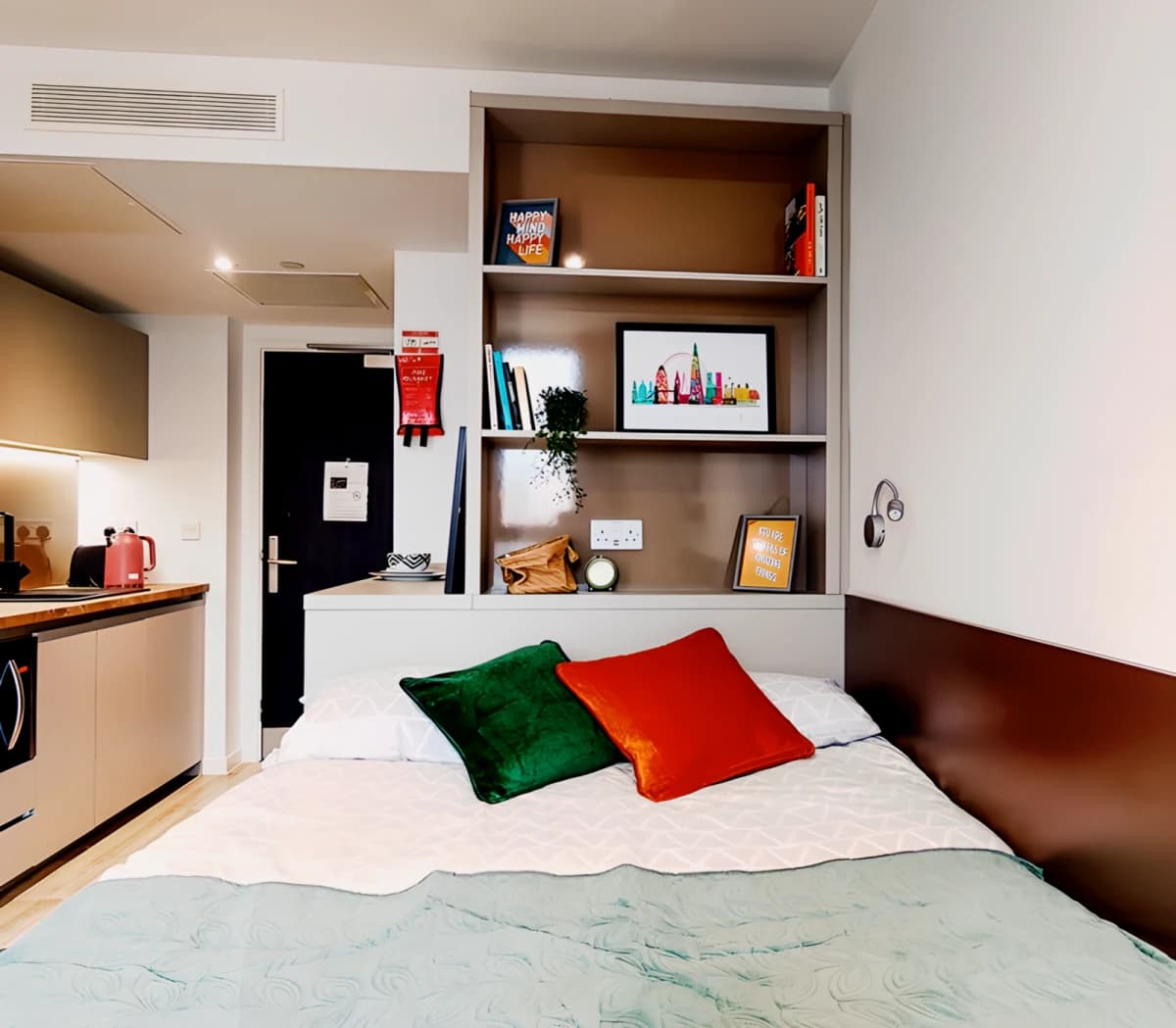 Lit Ealing Residence image