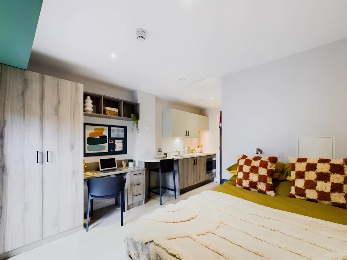 Crown Place image