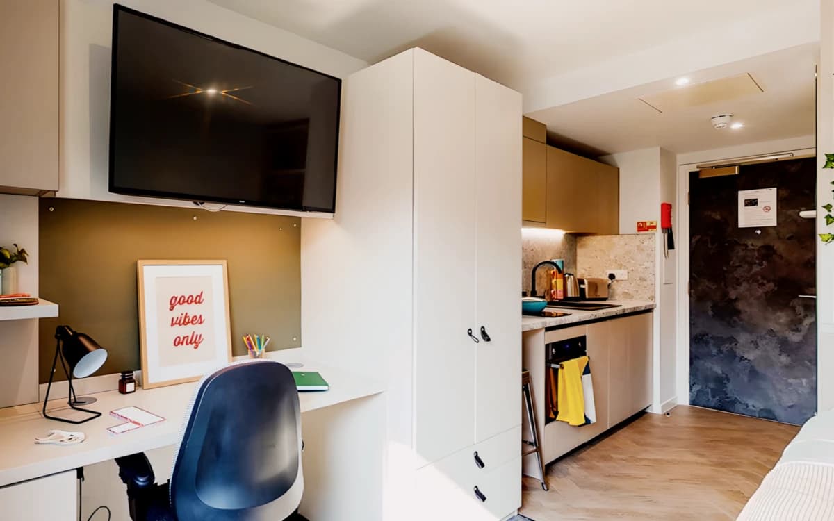 Lit Westminster Residence image