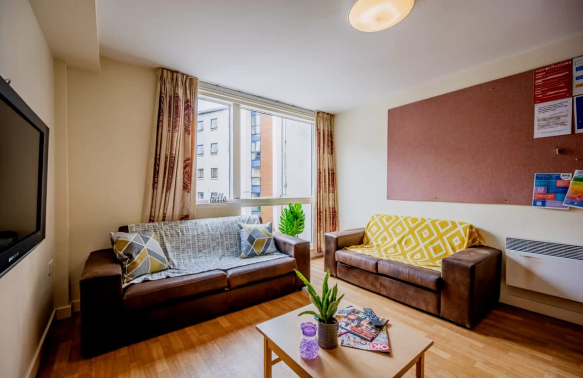 Double Ensuite (within 4 bed flat)