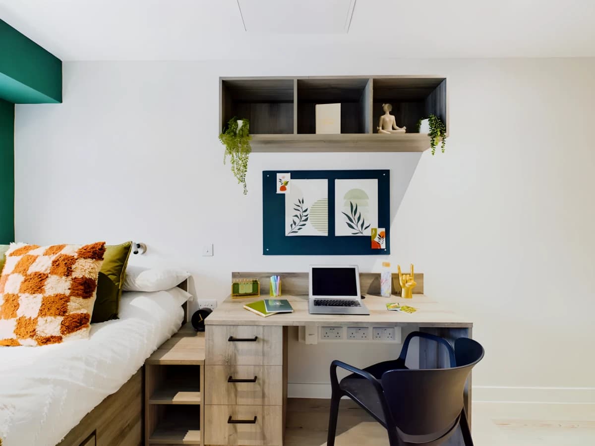 Crown Place image