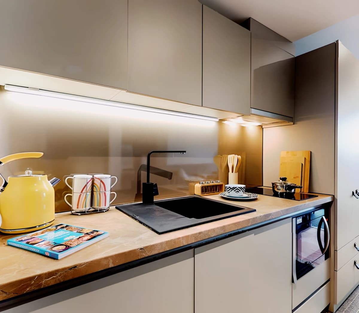 Lit Ealing Residence image