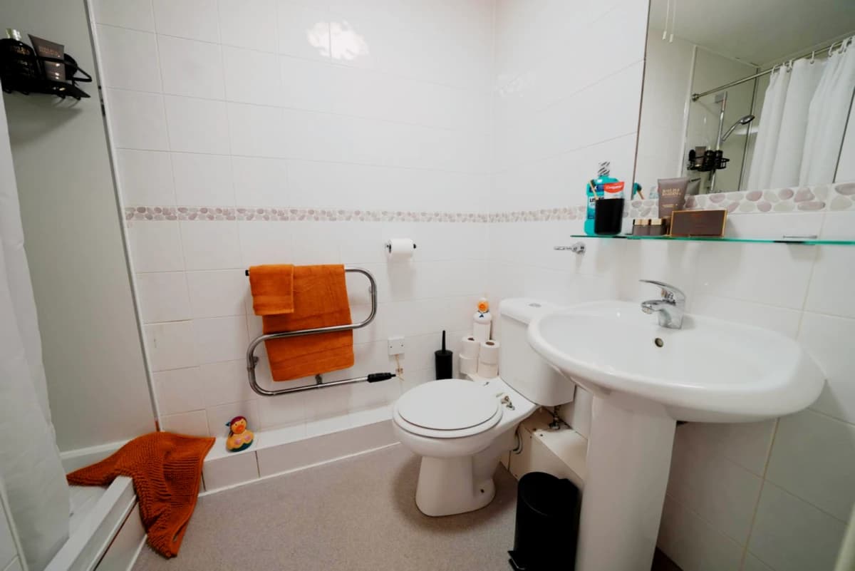 Double Ensuite (within 4 bed flat)