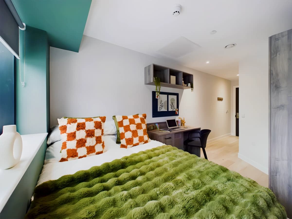 Crown Place image