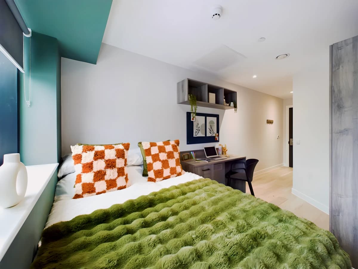 Crown Place image