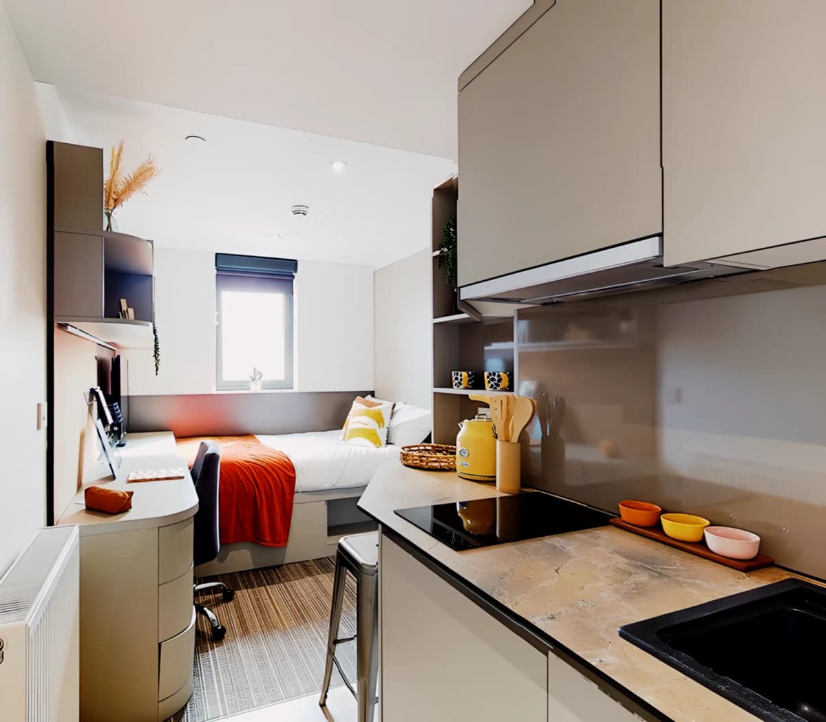 Lit Ealing Residence image