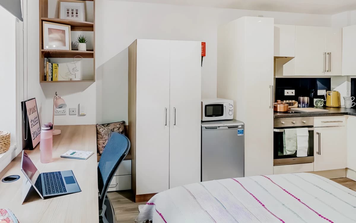 Lit Islington Residence image