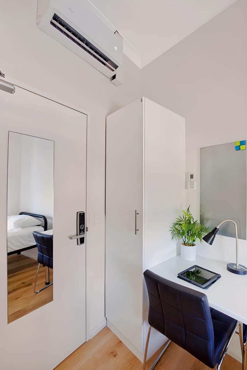 Link2 Central Apartment