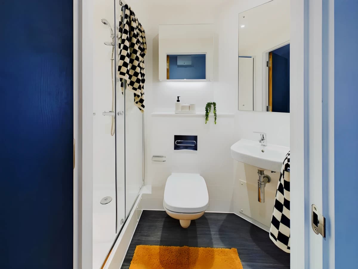 Crown Place image