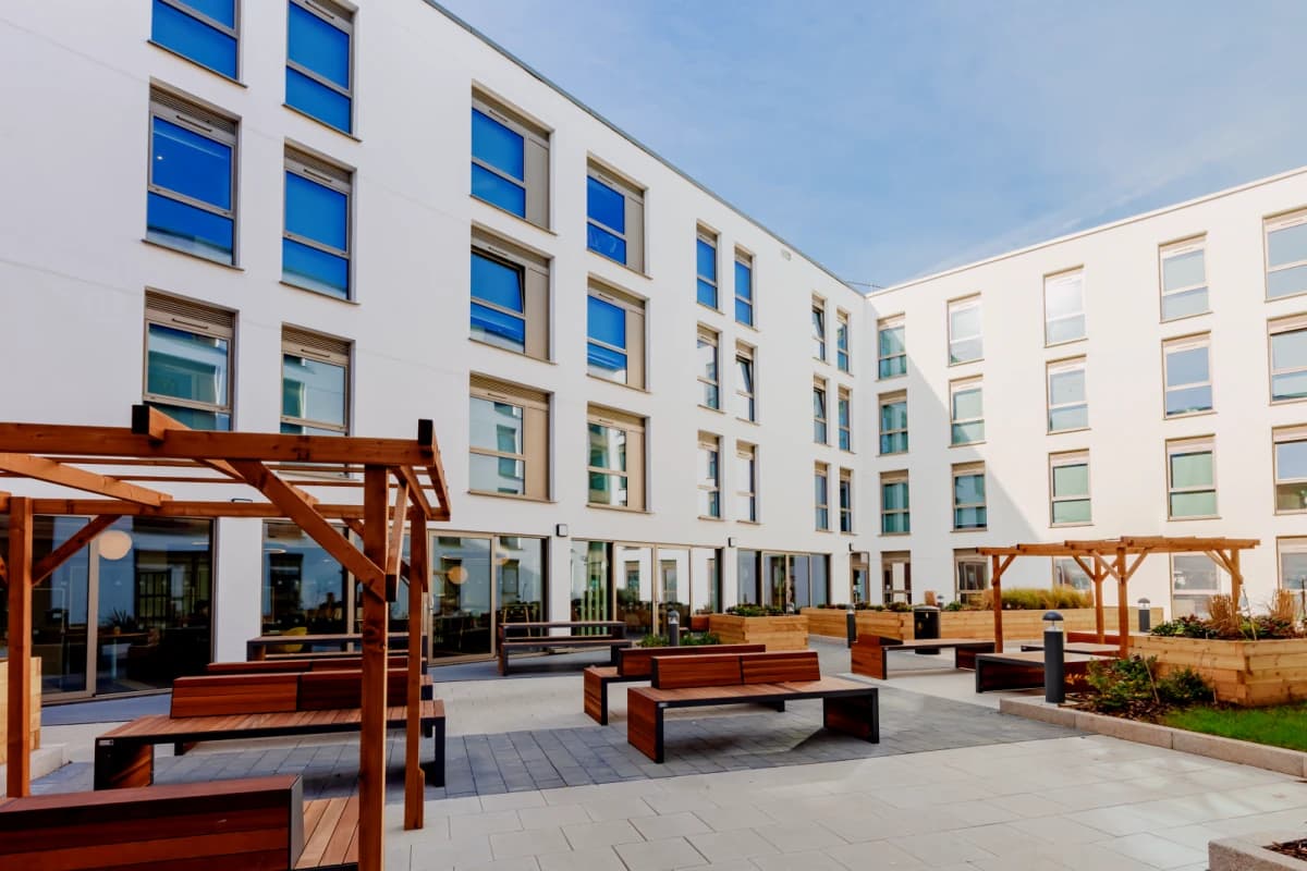 Outdoor Features