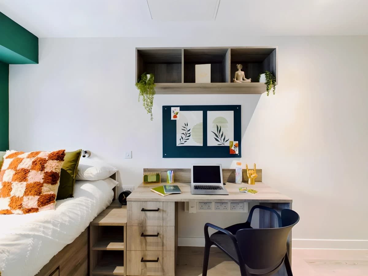 Crown Place image