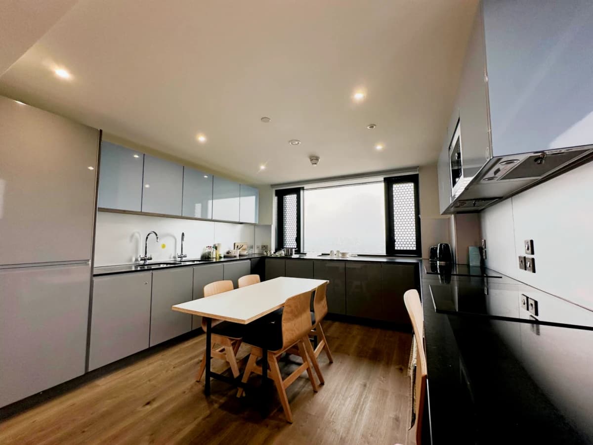 urbanest Battersea image