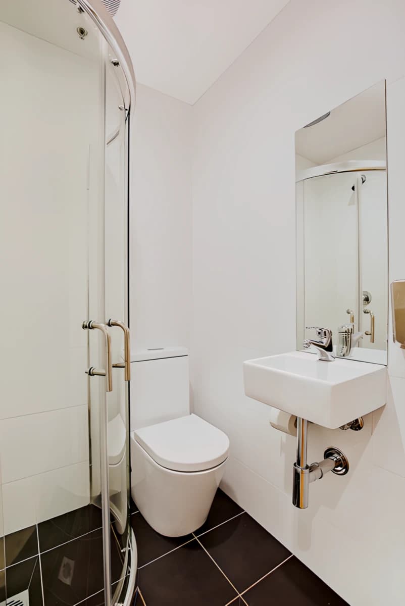Link2 Central Apartment image