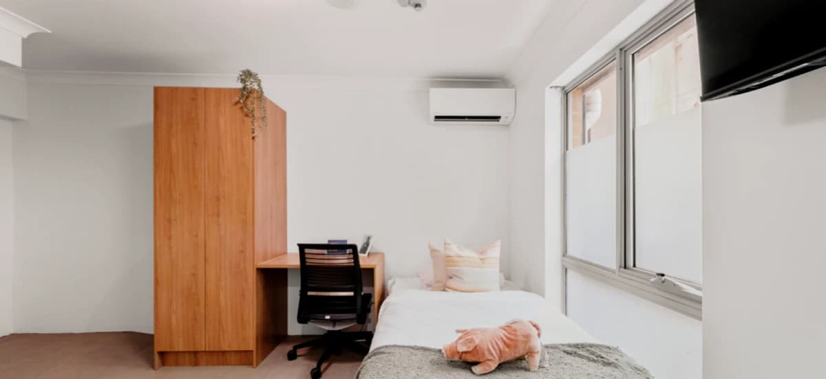 Castle Dulwich Hill image 5