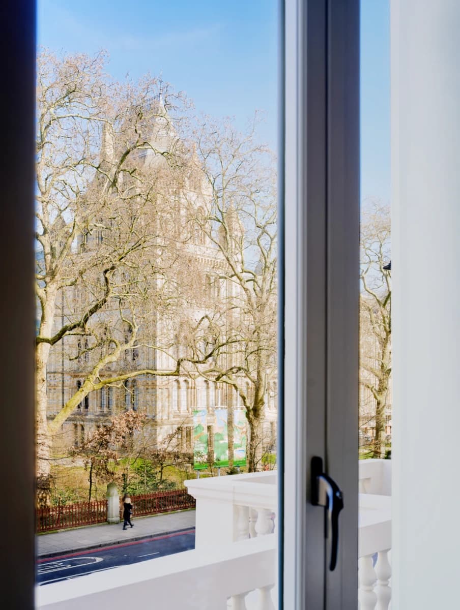 Fifty One London image