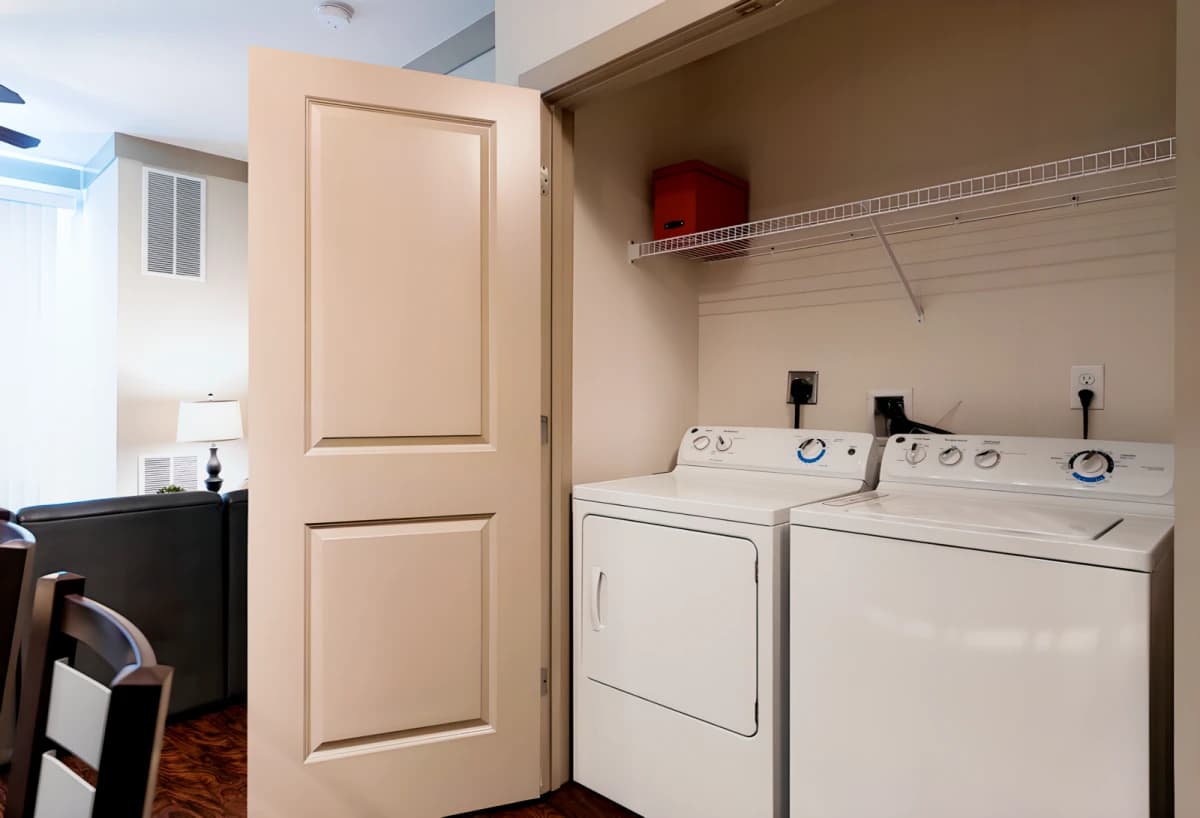 5 Bed 5 Bath E1