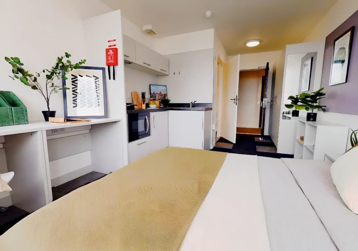 iQ Newtown House image