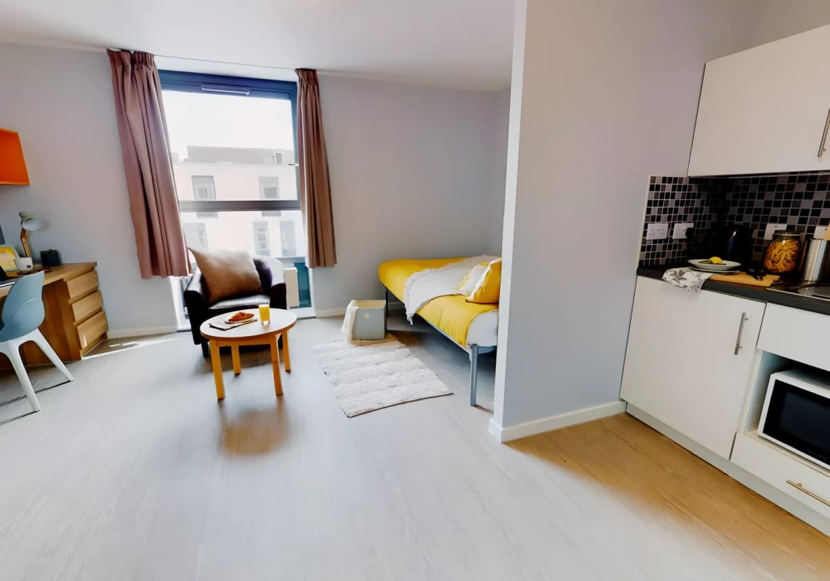 iQ Sterling Court image