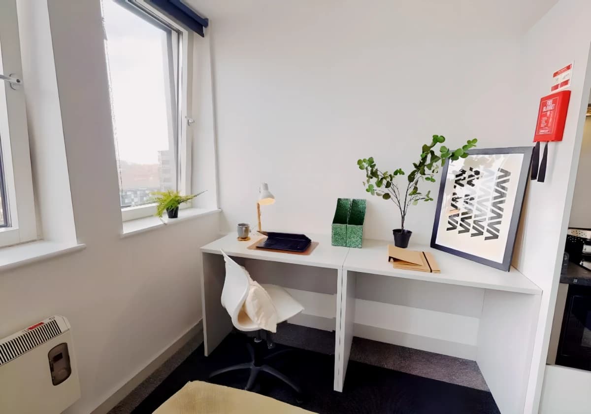 iQ Newtown House image