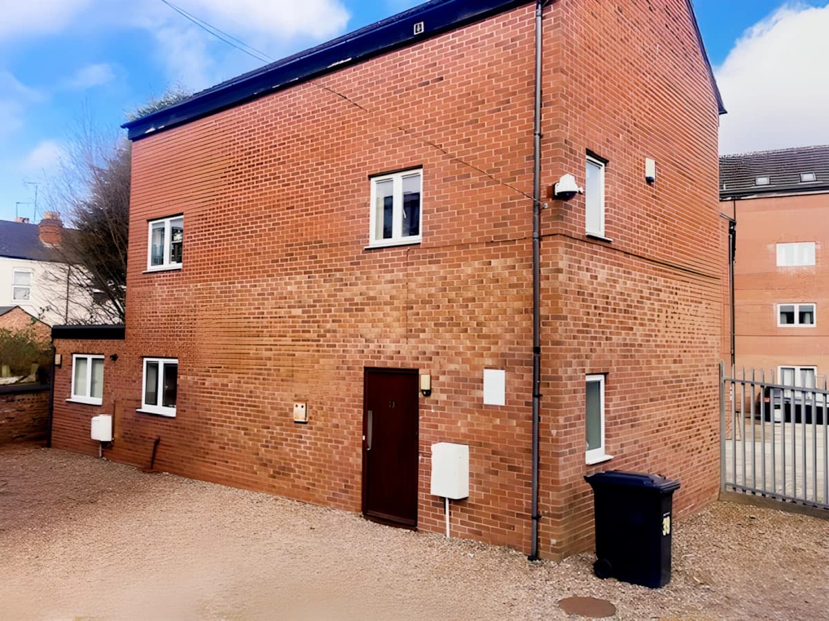 39 Harrow Road image 2