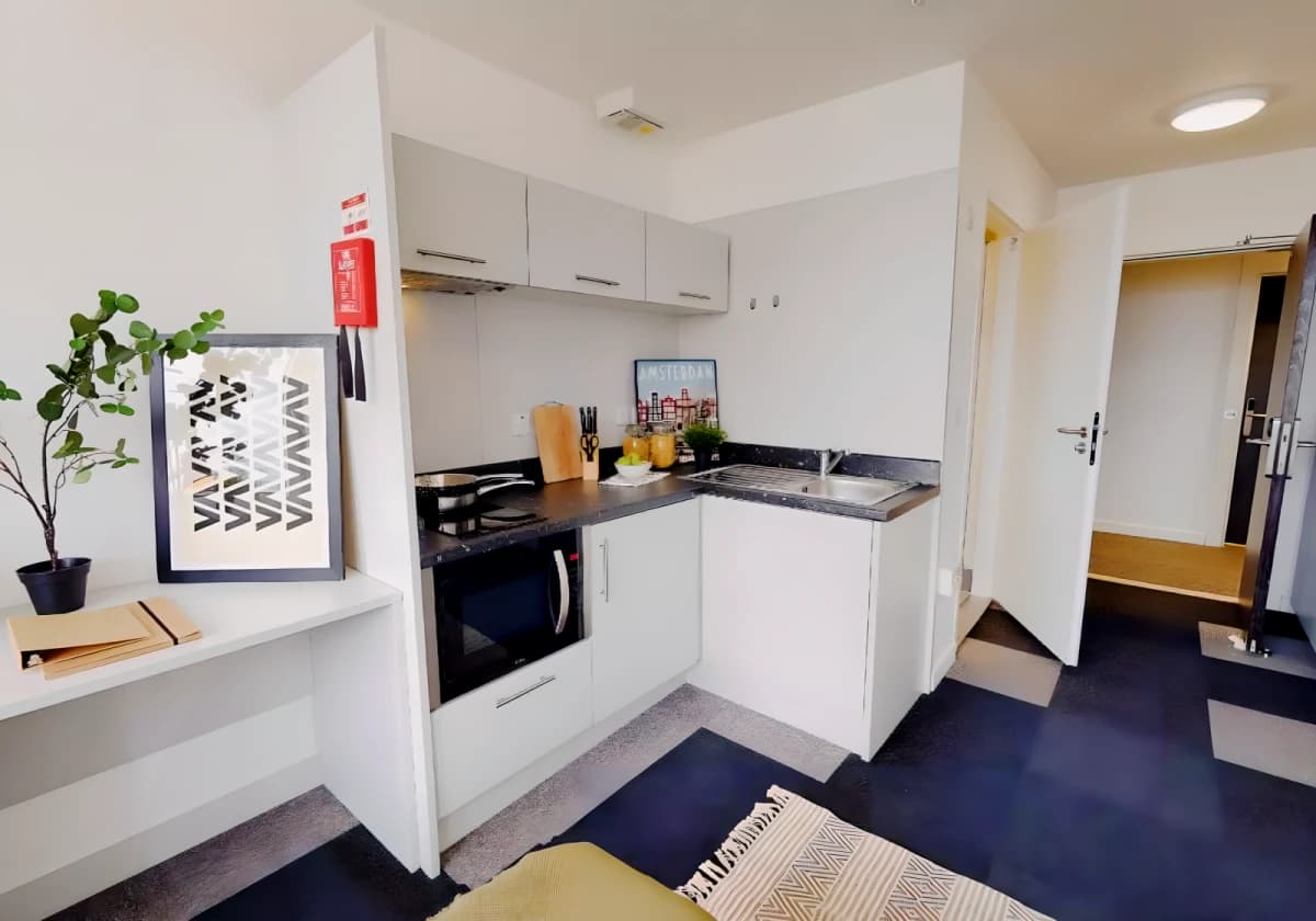 iQ Newtown House image