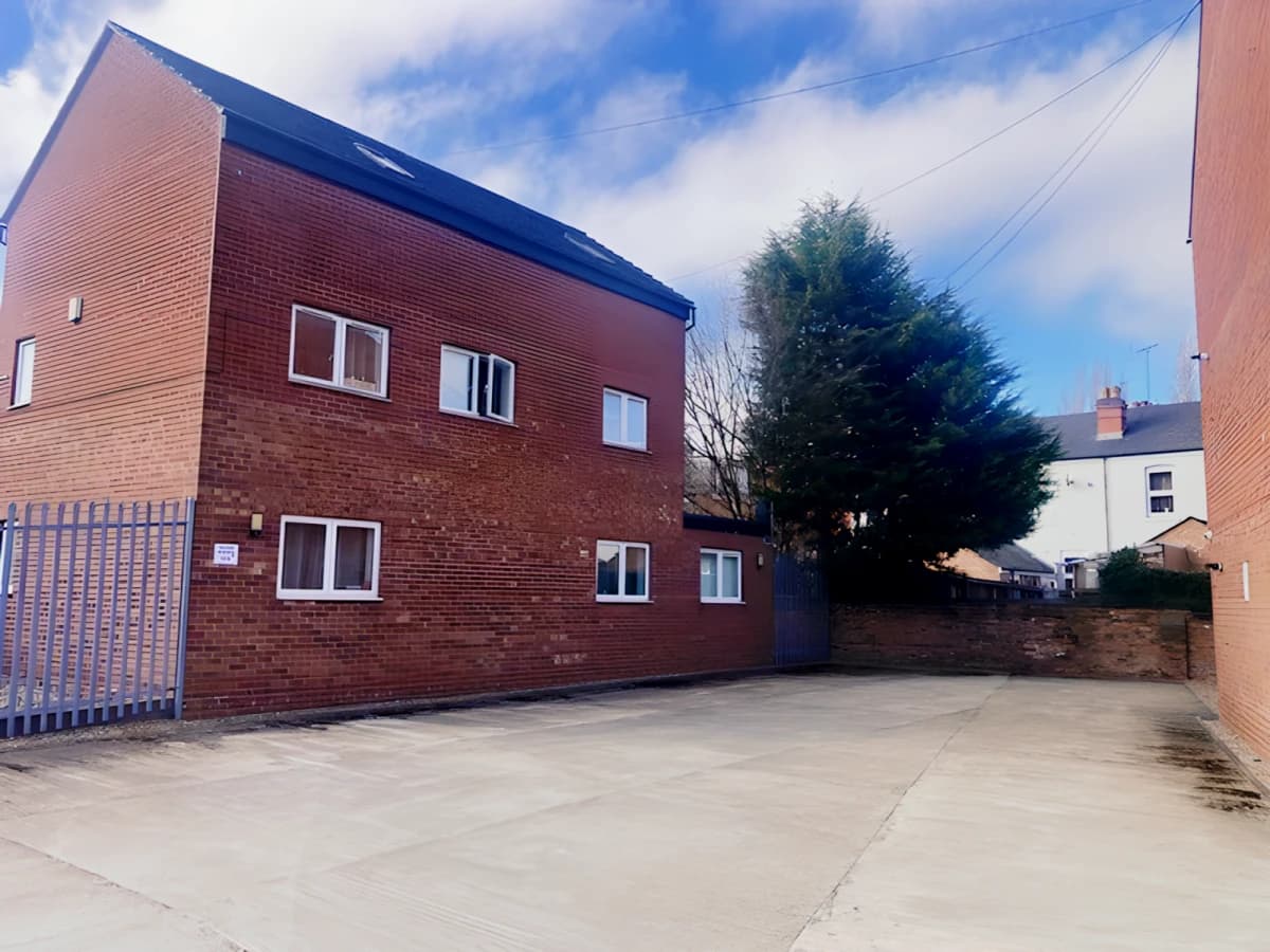 39 Harrow Road image 3