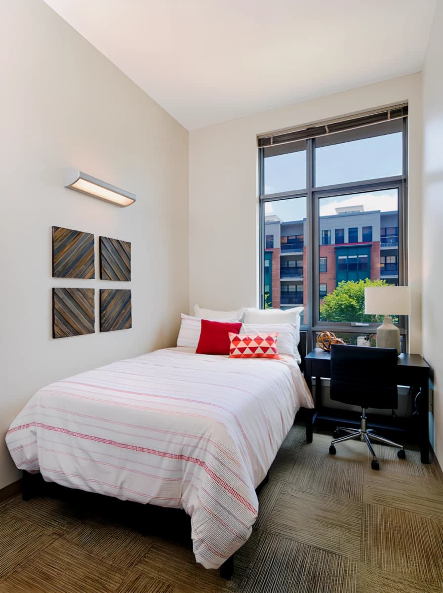 4 bed 2 bath Higher Floor