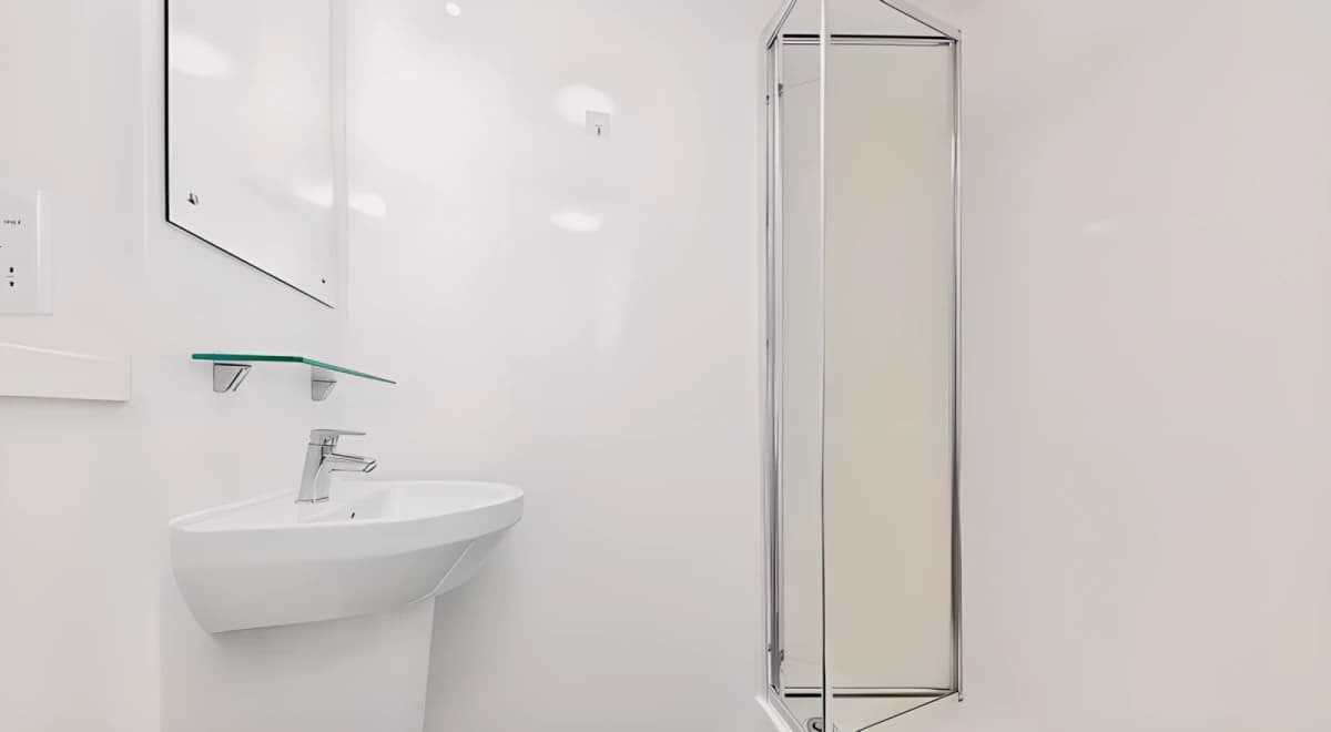 Bronze En-Suite