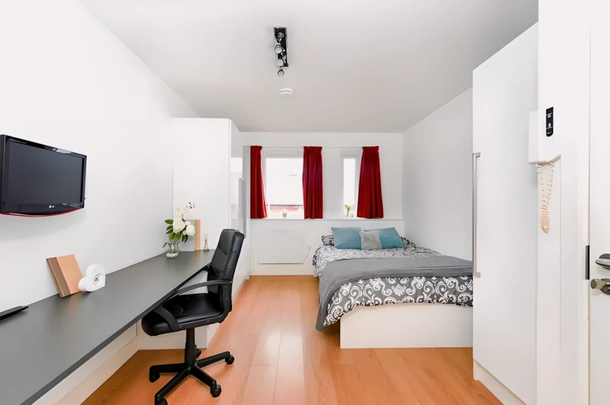 En-suite Gold