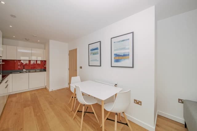 1 Bedroom 1 Bathroom Flat 904